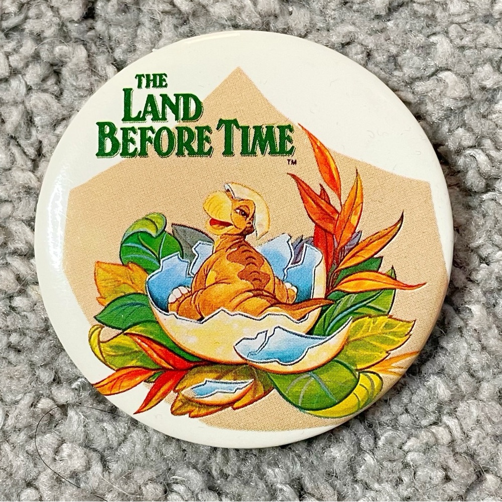 Vintage 1988 The Land Before Time Ducky Pin Button Hatching 2 1/8" Pinback